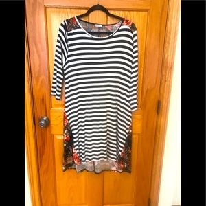 Ladies size XL Tunic Top BNWOT